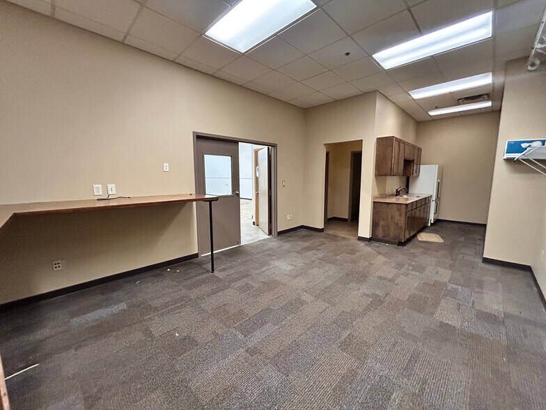 More Photos Of 10650 County Rd 81, Maple Grove Industrial For Lease