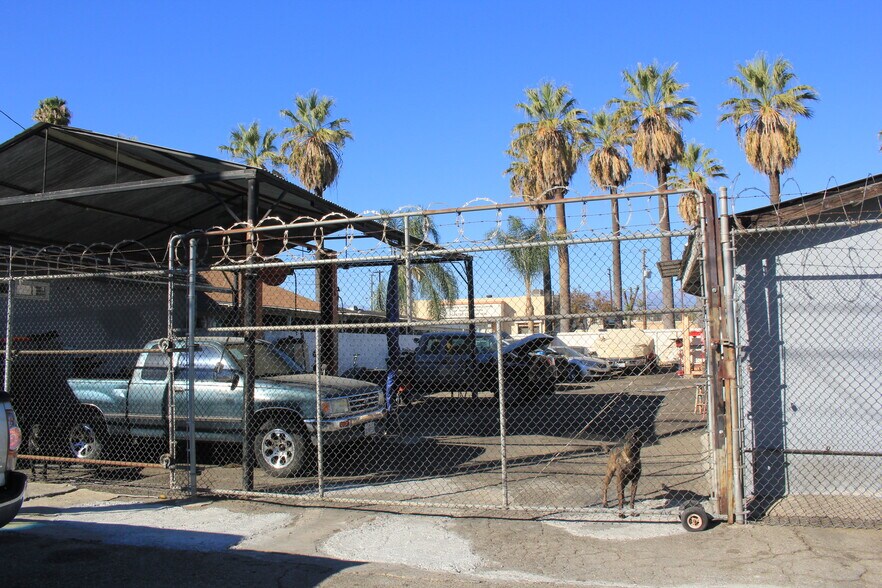 More Photos Of 1030 W 2nd St, Pomona Service For Lease