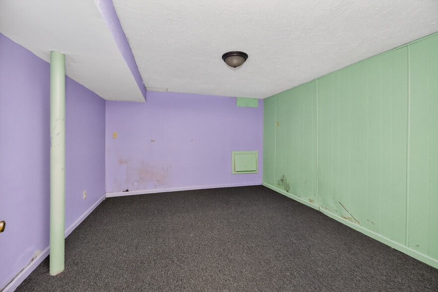 More Photos Of 205 Otter St, Danville Specialty For Sale