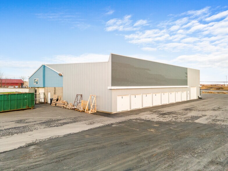 More Photos Of 139 Boul Sir-Wilfrid-Laurier, St-Basile-le-Grand Freestanding For Sale