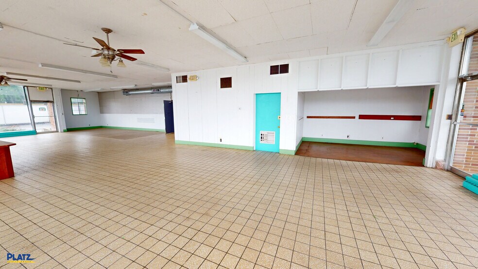 More Photos Of 1965 N Ellsworth Ave, Salem Freestanding For Lease