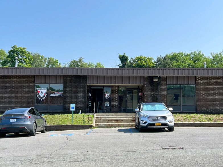 More Photos Of 21A Railroad Ave, Albany Warehouse For Lease