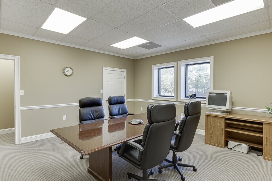 More Photos Of 743 Church St, Buford Industrial For Sale