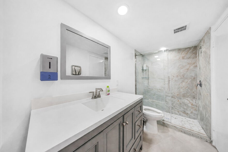 More Photos Of 5401 Collins Ave, Miami Beach Apartments For Sale