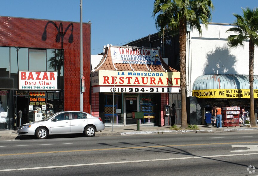 Primary Photo Of 14511 Victory Blvd, Van Nuys Restaurant For Lease