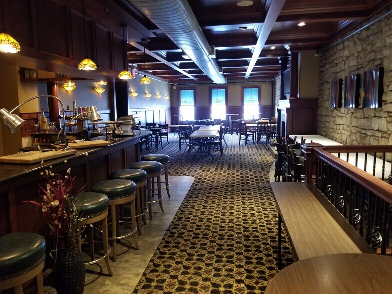 More Photos Of 106 2nd St E, Hastings Restaurant For Sale