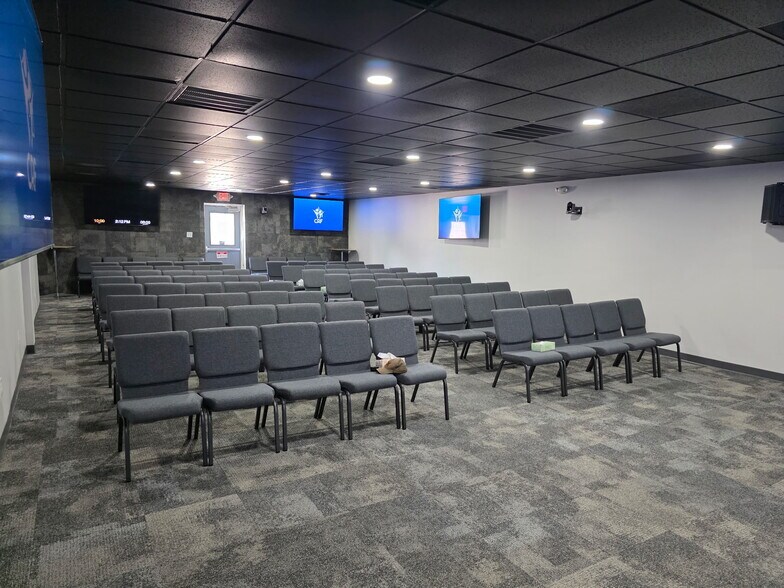More Photos Of 8200 Westglen Dr, Houston Movie Radio TVStudio For Lease