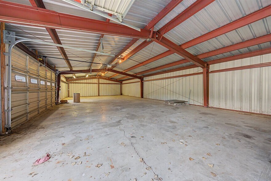 More Photos Of 16771 S 15th St, Galesville Warehouse For Sale