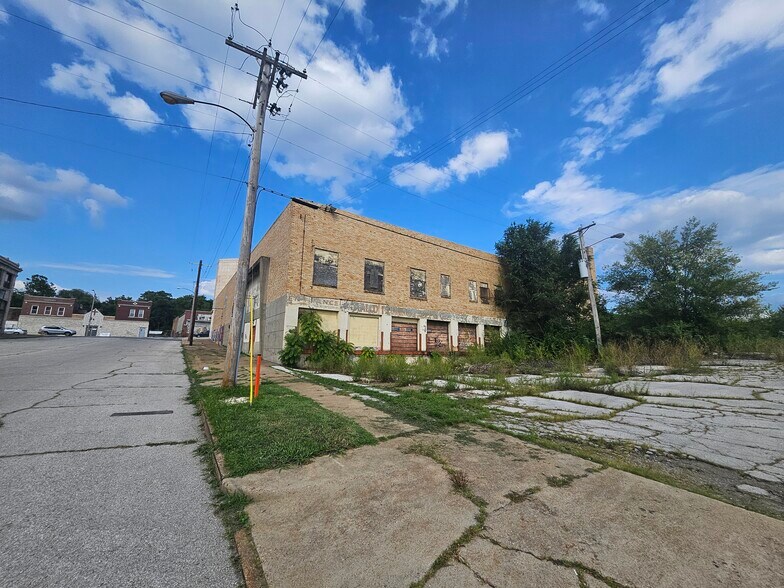 More Photos Of 1466 Evergreen Ave, Saint Louis Warehouse For Sale