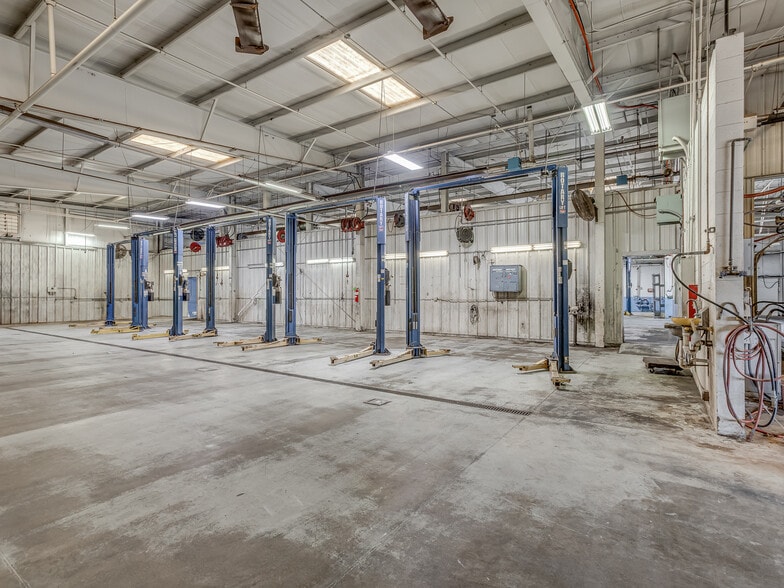 More Photos Of 1030 W I 240 Service Rd, Oklahoma City Auto Dealership For Sale