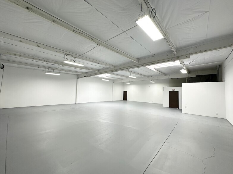More Photos Of 2700 S Main St, Santa Ana Light Manufacturing For Lease