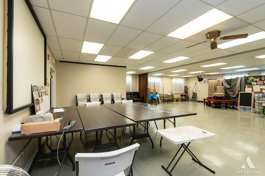 More Photos Of 9411 S 51st Ave, Oak Lawn Religious Facility For Sale