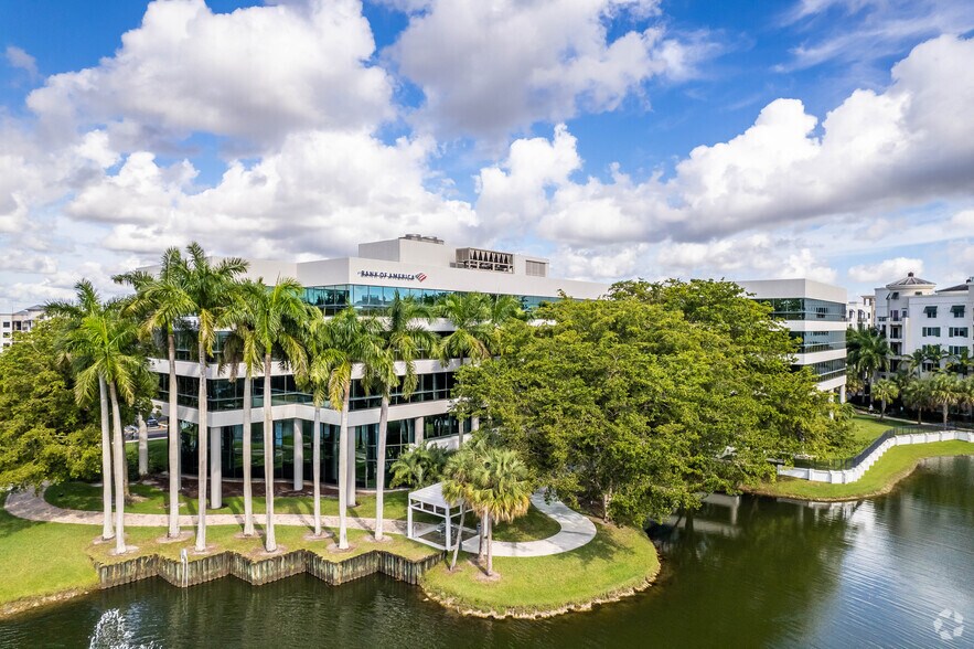 More Photos Of 600 N Pine Island Rd, Plantation Office For Lease