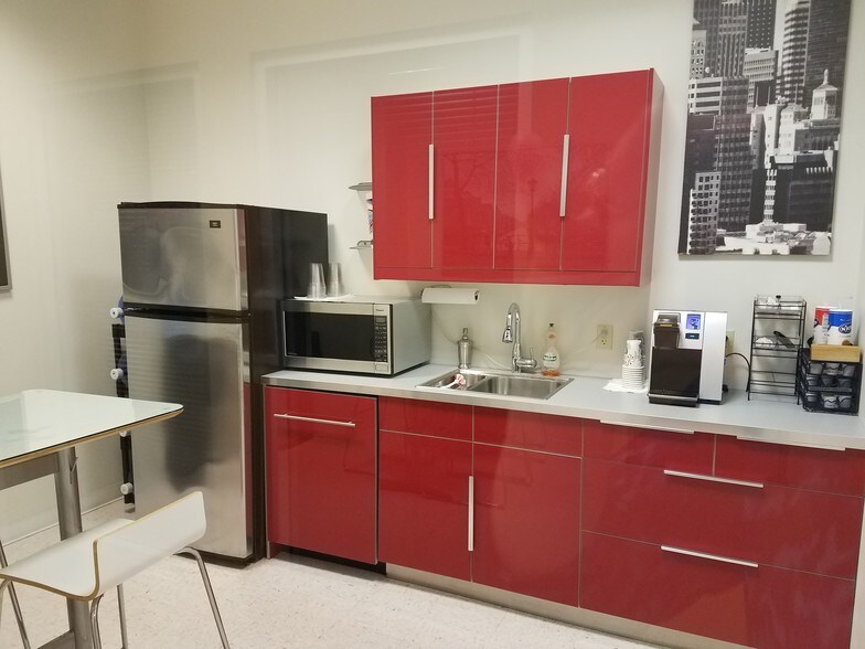 More Photos Of 5010 E Warner Rd, Phoenix Office For Lease