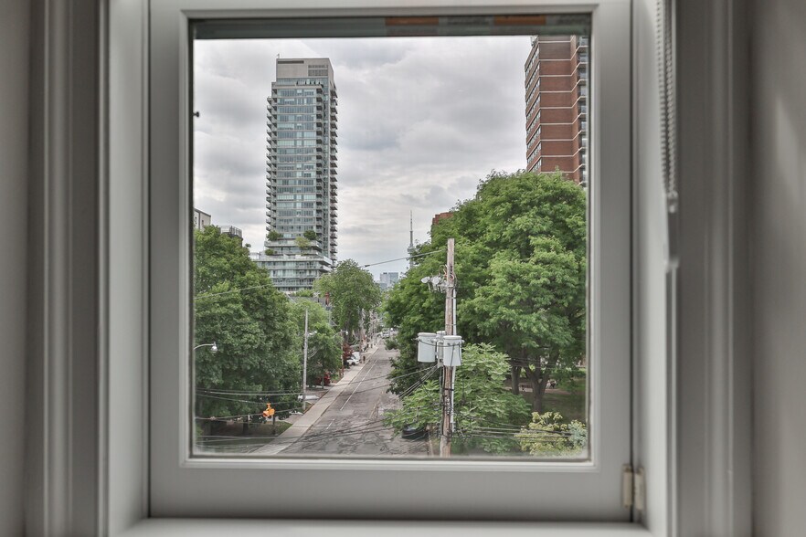 More Photos Of 60 Bedford Rd, Toronto Office For Sale