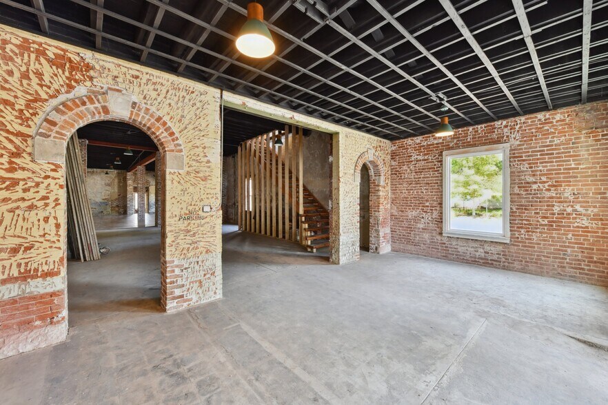 More Photos Of 2563 Glenarm Pl, Denver Office For Sale