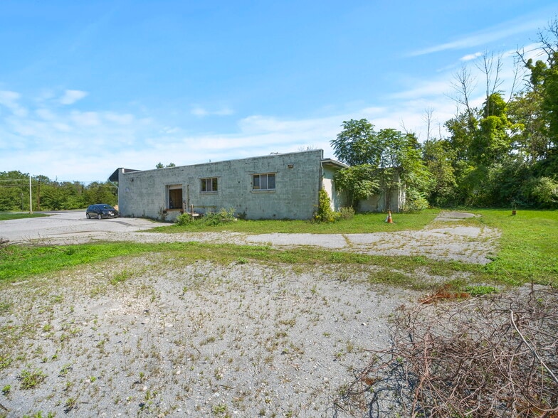 More Photos Of 1434-1440 County Rd, Wantage Warehouse For Sale
