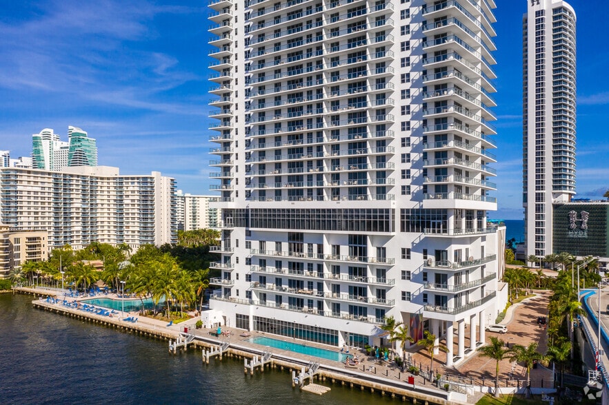 More Photos Of 4010-4012 S Ocean Dr, Hollywood Apartments For Sale