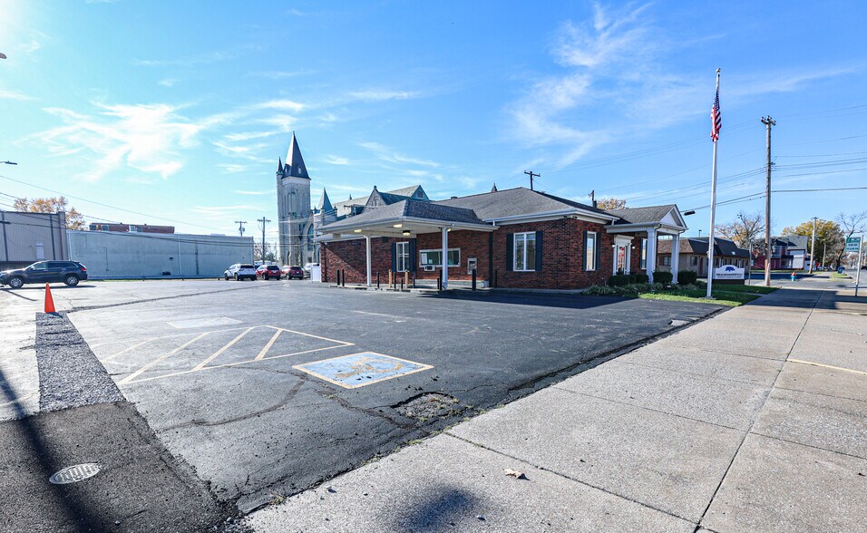More Photos Of 630 Jefferson St, Paducah Office For Sale