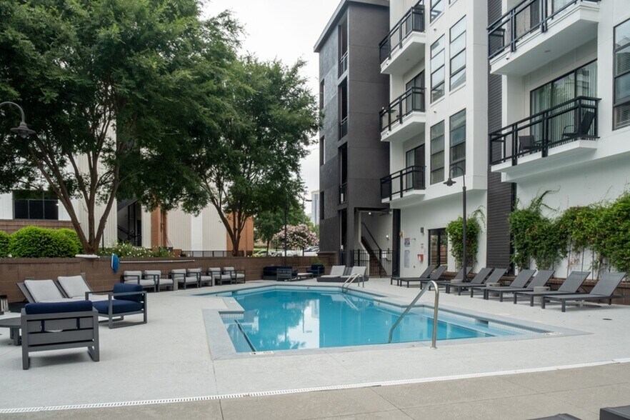 More Photos Of 810 E 7th St, Charlotte Apartments For Lease