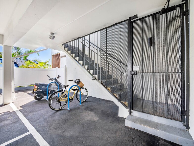 More Photos Of 54 Maluniu Ave, Kailua Apartments For Sale