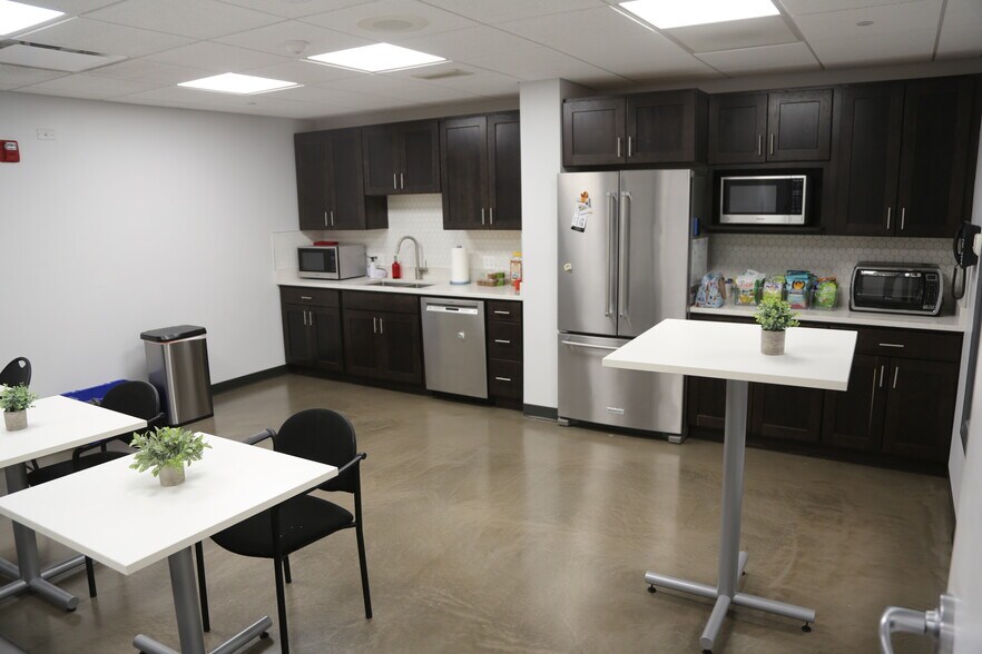 More Photos Of 1901 N Gary Ave, Wheaton Storefront Retail Office For Sale