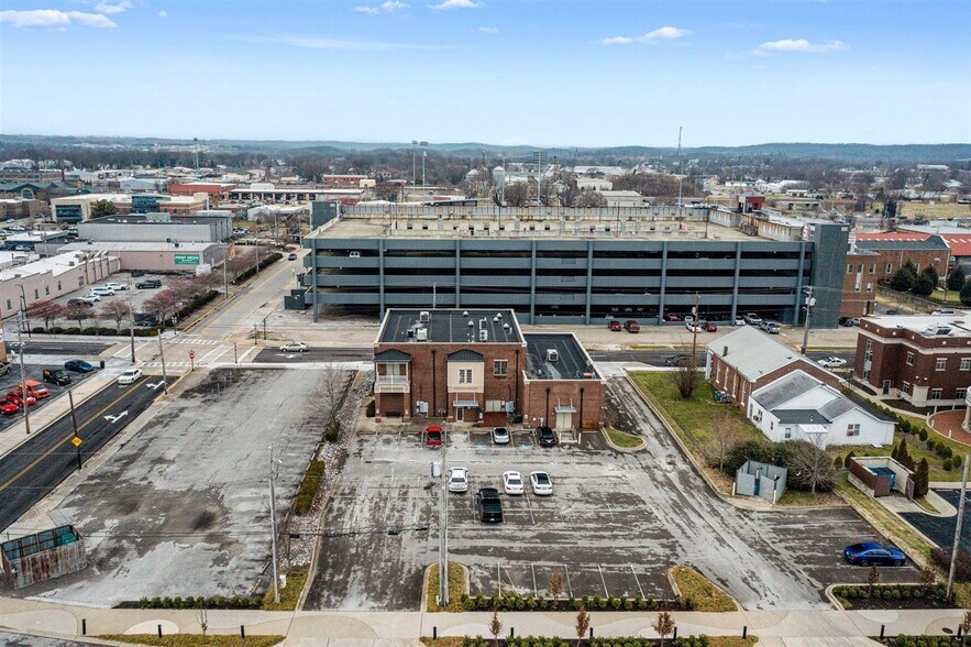 More Photos Of 728 College St, Bowling Green Office For Sale