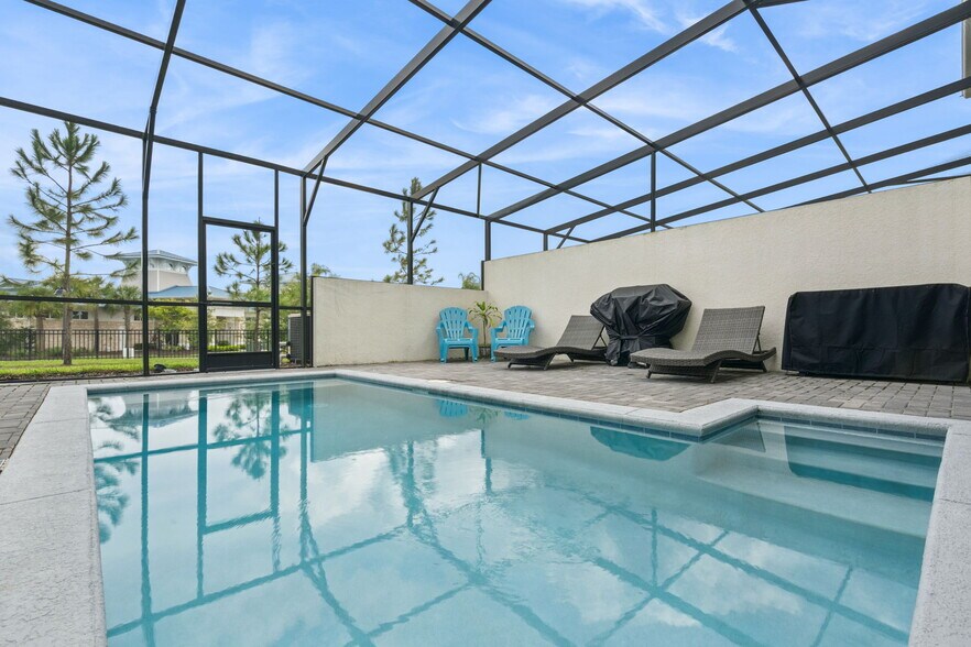 More Photos Of 921 Paradise Dr, Davenport Apartments For Sale