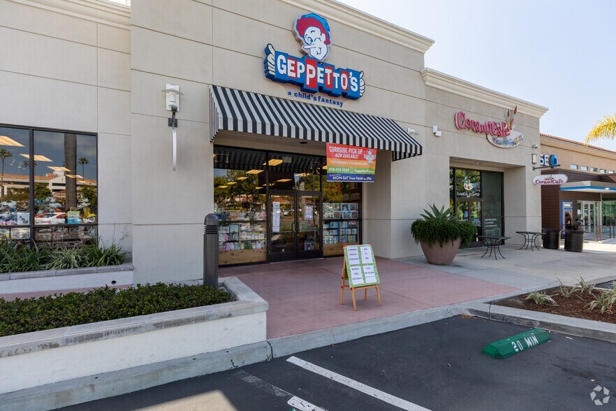 More Photos Of 3433-3545 Del Mar Heights Rd, San Diego Unknown For Lease