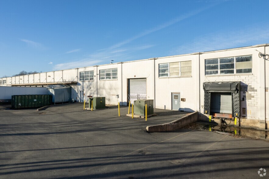 More Photos Of 301 Mayhill St, Saddle Brook Manufacturing For Lease