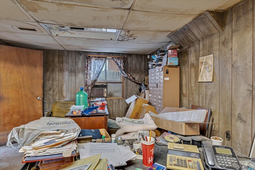 More Photos Of 73 King St E, Kawartha Lakes Auto Repair For Sale