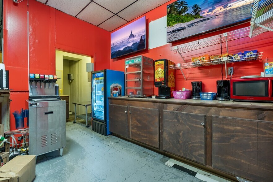 More Photos Of 21 20th St NE, Cairo Warehouse For Sale