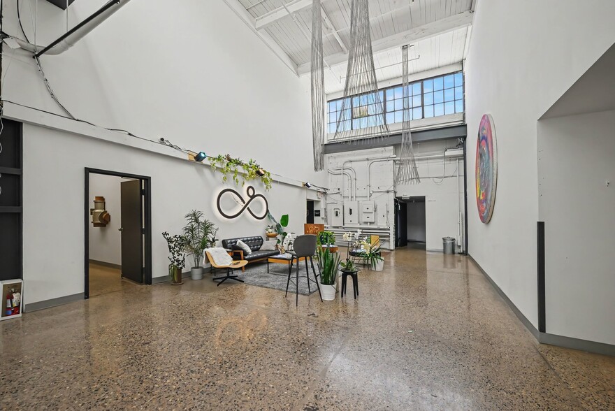 More Photos Of 451 Taft St NE, Minneapolis Light Manufacturing For Lease