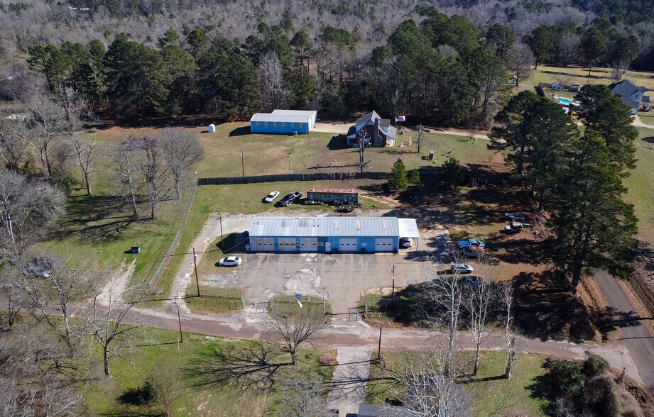 More Photos Of 1011 Redbud, Overton Warehouse For Sale