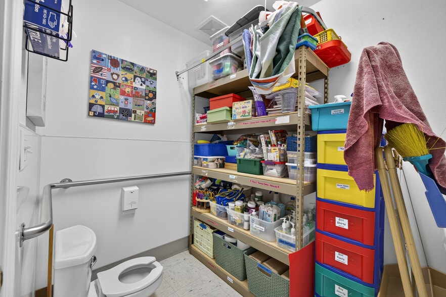 More Photos Of 1706 Bronco Ln, Richland Daycare Center For Sale