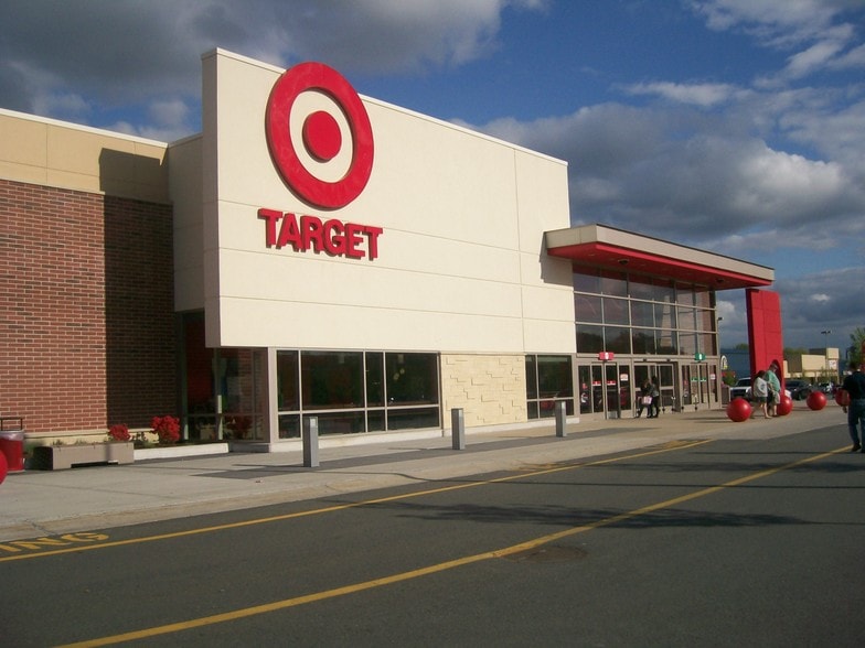 More Photos Of 199-215 Plain St, Lowell Freestanding For Lease