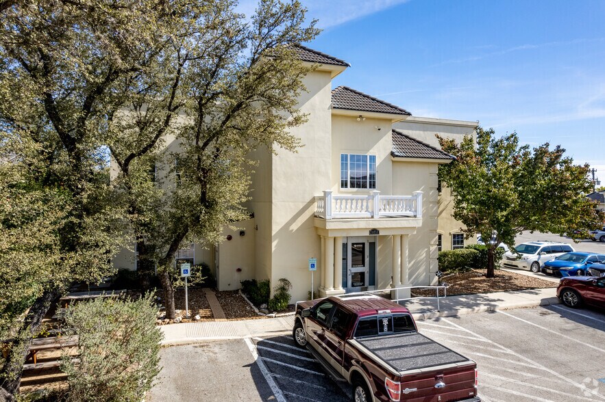 More Photos Of 18838 Stone Oak Pky, San Antonio Office For Lease