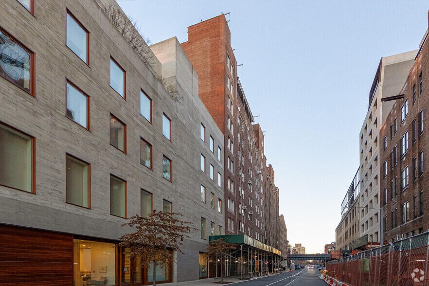 More Photos Of 529 W 20th St, New York Office For Lease