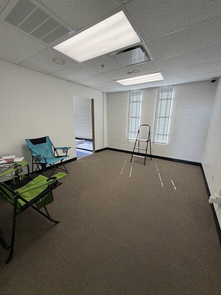 More Photos Of 21421 N 11th Ave, Phoenix Distribution For Sale