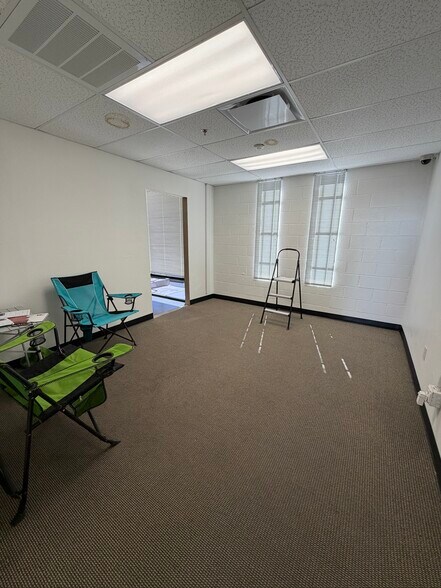 More Photos Of 21421 N 11th Ave, Phoenix Distribution For Sale