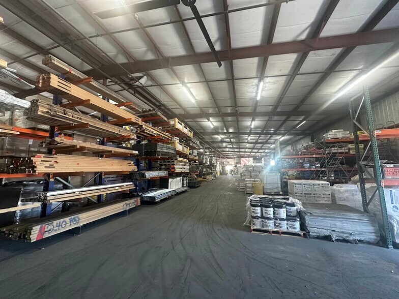 More Photos Of 17550 East St, North Fort Myers Warehouse For Lease