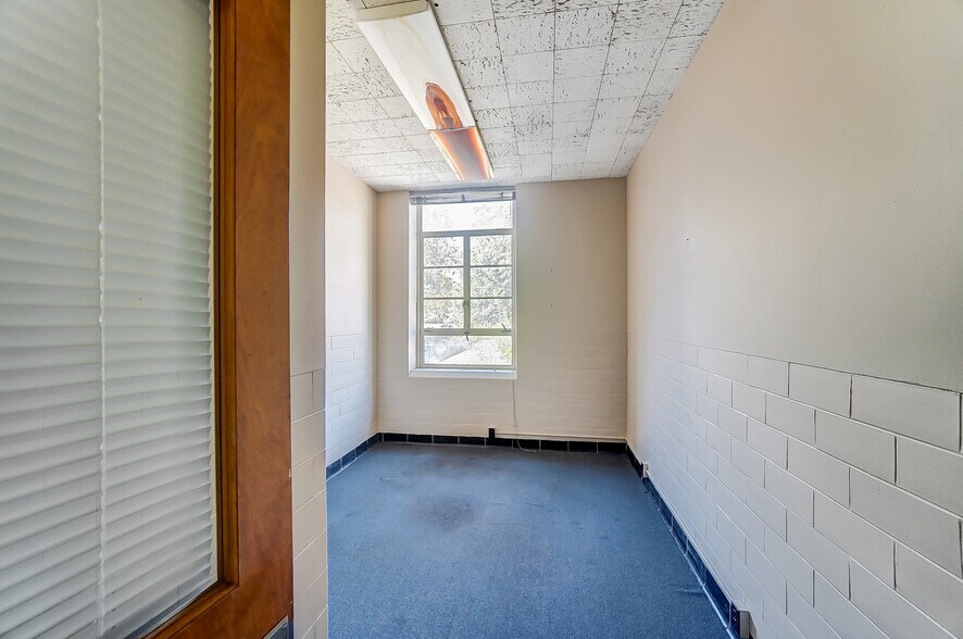 More Photos Of 800 Livermore St, Yellow Springs Research And Development For Sale