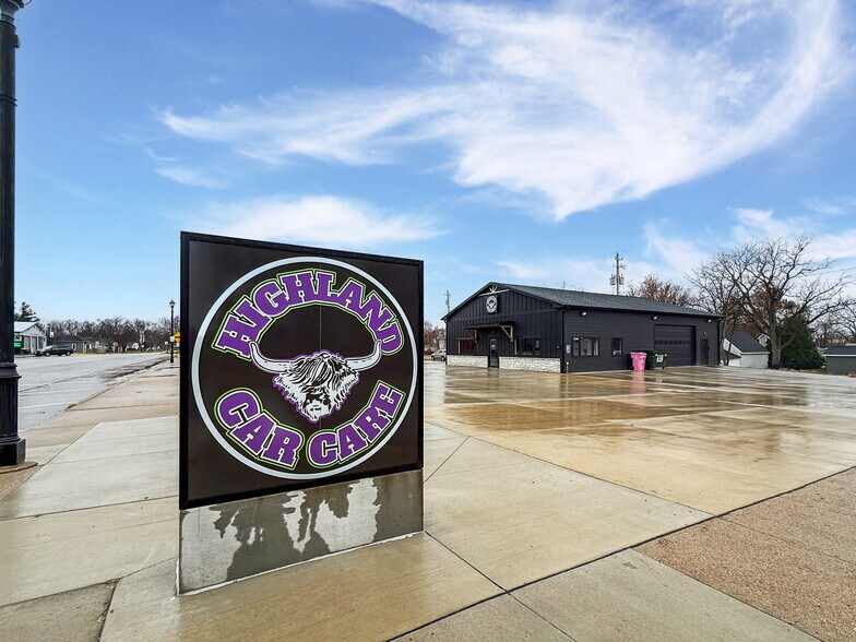 More Photos Of 204 S Main St, Woodward General Retail For Sale