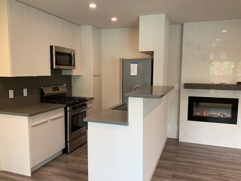 More Photos Of 1015 3rd St, Santa Monica Apartments For Sale