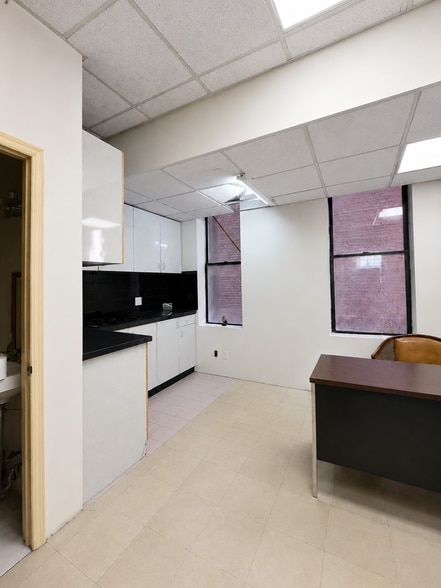 More Photos Of 437 Park Ave S, New York Storefront Retail Residential For Lease
