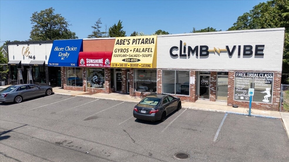 Primary Photo Of 3037-3049 Merrick Rd, Wantagh Restaurant For Lease