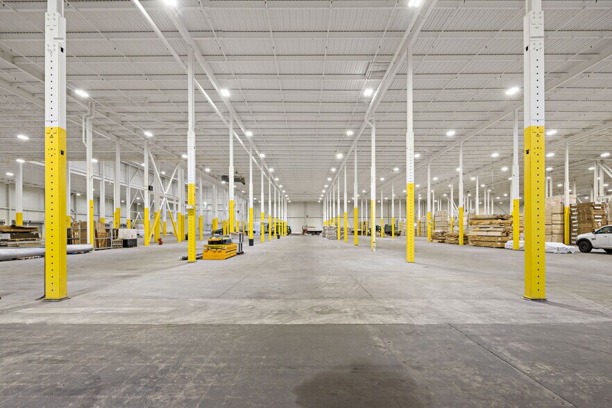 More Photos Of 6001 Tonnelle Ave, North Bergen Warehouse For Lease