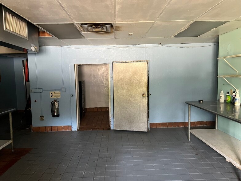More Photos Of 2058 Edgewood Ave, Jacksonville Restaurant For Sale