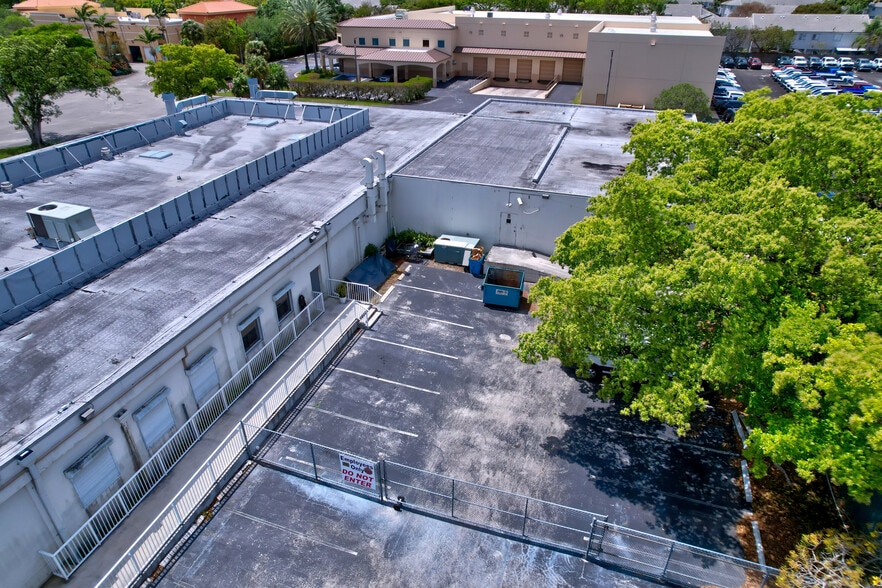 More Photos Of 14150 SW 119th Ave, Miami Manufacturing For Lease