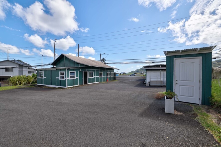 More Photos Of 45-428 Kamehameha Hwy, Kāneohe Light Distribution For Sale